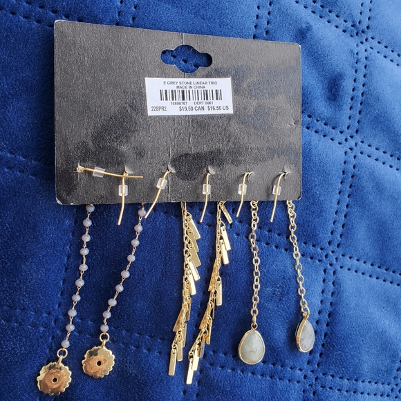 New! Dangly Torrid Earring Set! - Picture 2 of 3